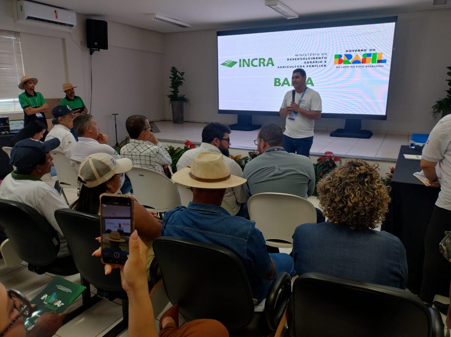 DESENVOLVIMENTO REGIONAL ][ Bahia Farm Show debate exportações, biogás e títulos de terra